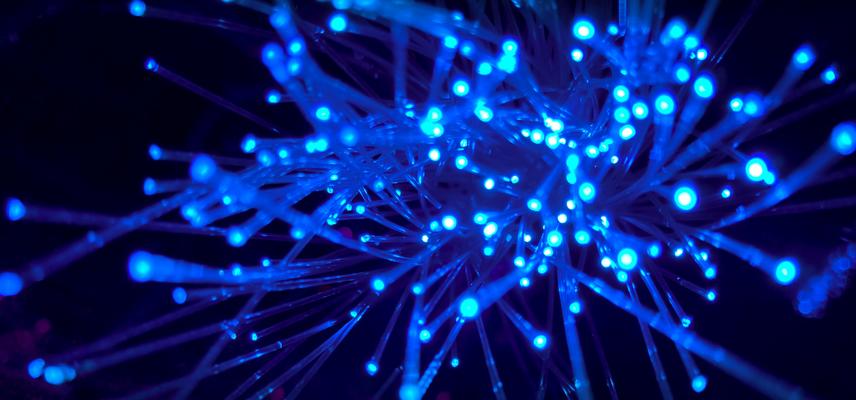 Blue fibre optics