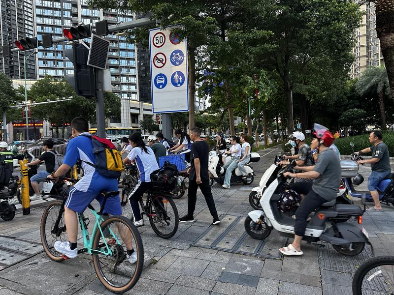 Image of traffic in Shenzhen, China