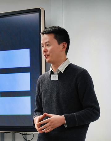 Image of Fanqi Zeng presenting at the workshop