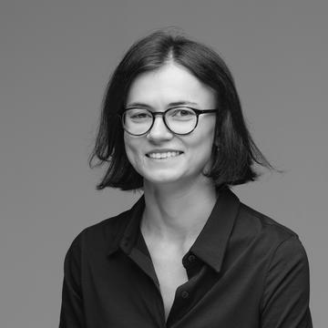 Black and white image of Ewa Batyra