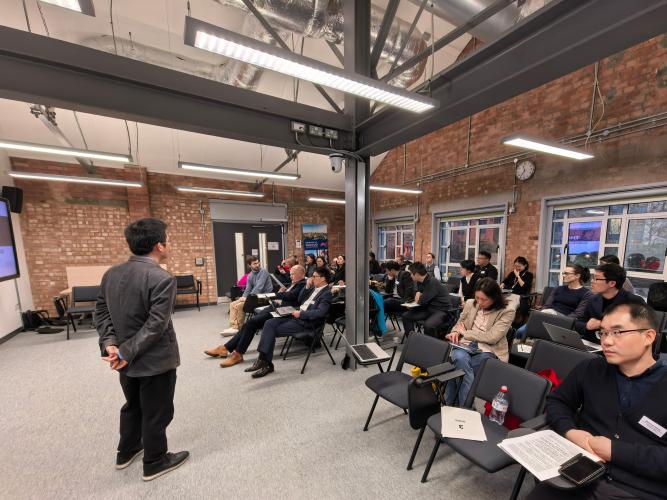 Image of attendees at the AI workshop