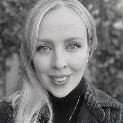 Black & white image of Lisa Atfield