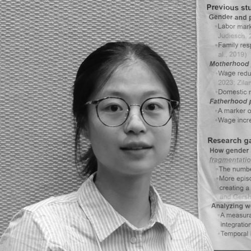 Black & white image of Sizhan Cui