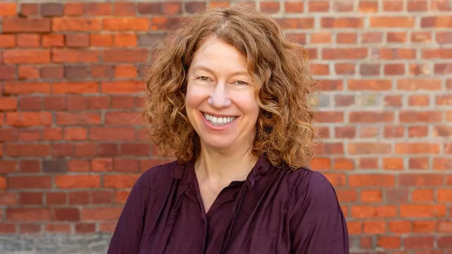 Image of Heather Hamill
