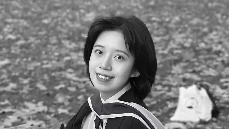 Black and white image of Qiuyue Lin
