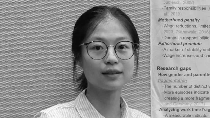 Black & white image of Sizhan Cui