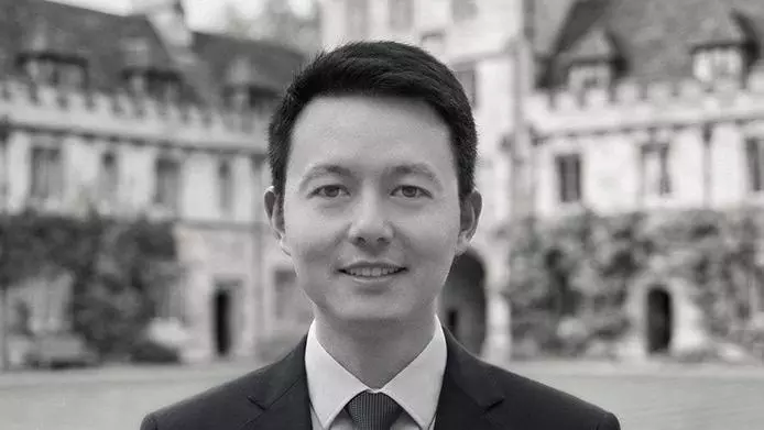 Black & white image of Fanqi Zeng